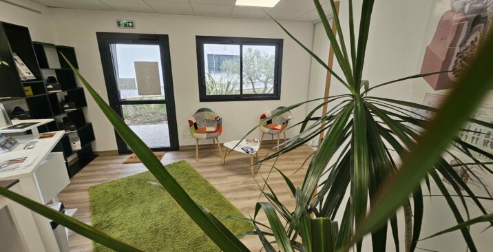 04 entrée et salle d'attente